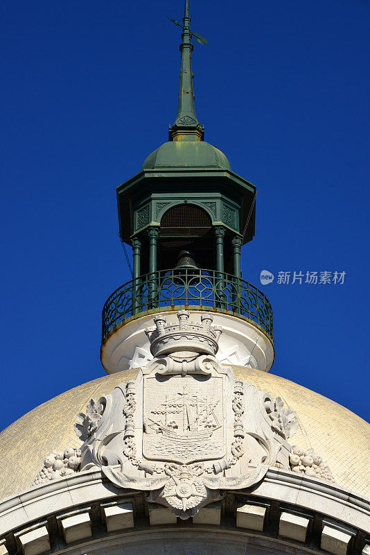 里贝拉市场的圆顶和钟/里贝拉市场(1882年)，葡萄牙里斯本